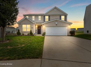 6783 Brittany Oak Dr, Louisville, KY 40229