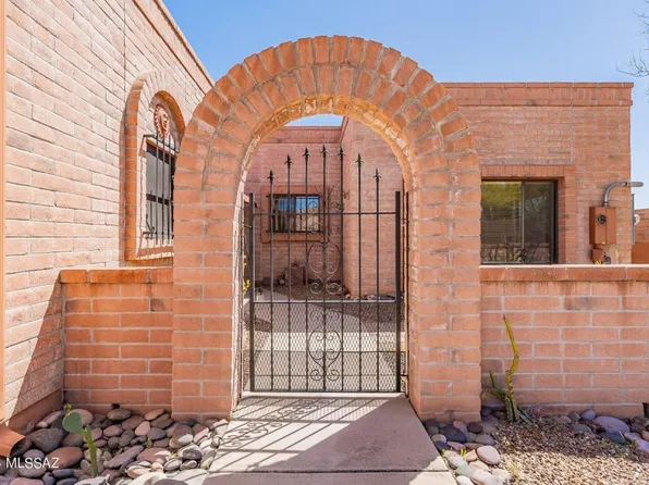 1869 W Via De La Gloria, Green Valley, AZ 85622