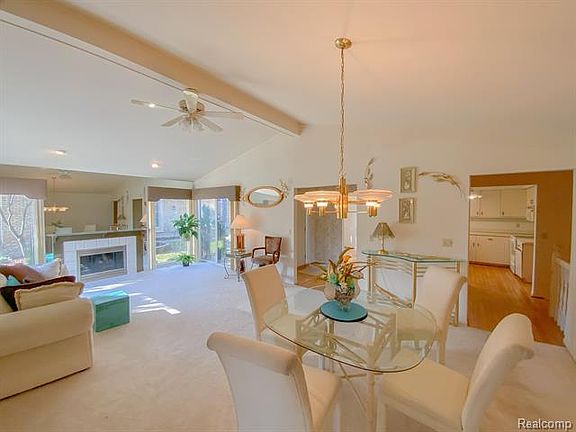 3rd image of 43047 W Kirkwood Dr