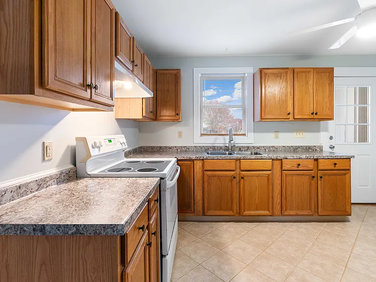 261 Turnpike Ave #1 — Photo 4