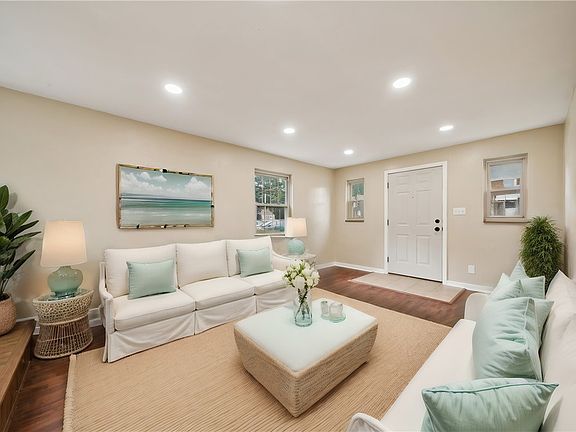 3rd image of 5313 White Oak Dr