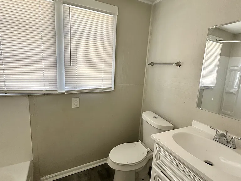 925 Woodward Rd — Photo 8