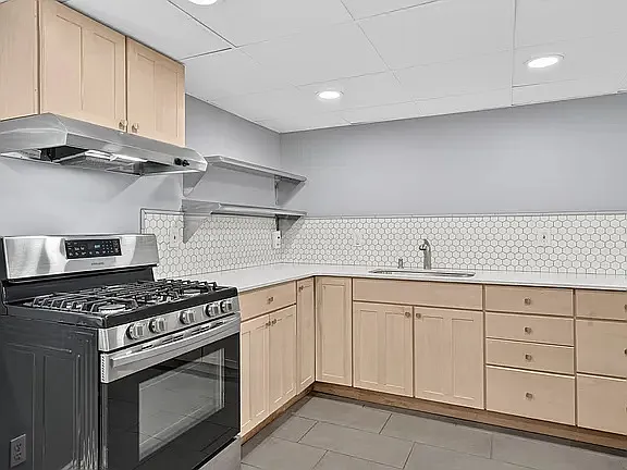 3231 E Louise Ave — Photo 4