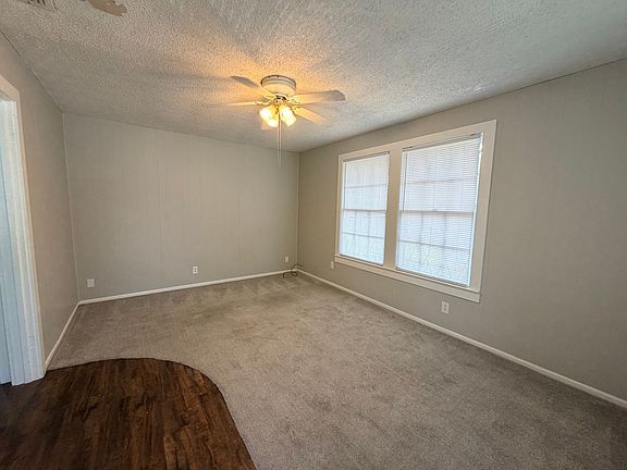 3rd image of 110 Lantana Ave #B