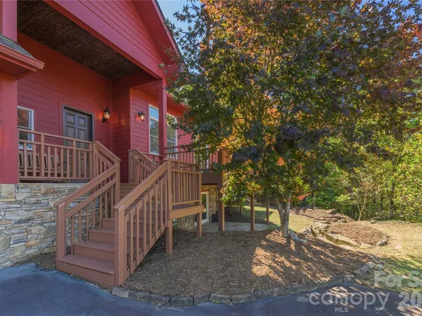 1341 Double Knob Dr, Arden, NC 28704