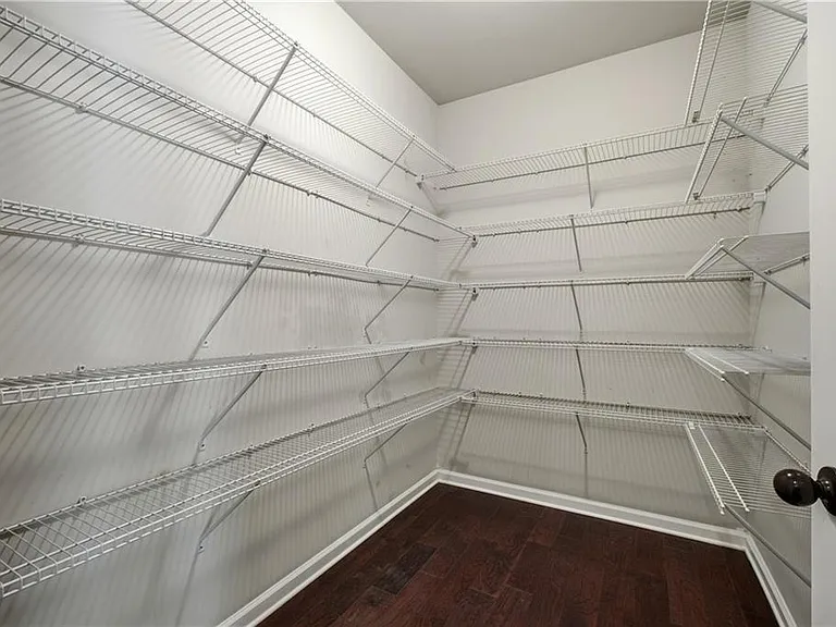 4910 Belcrest Way — Photo 17