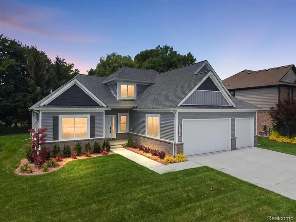 49287 London Bridge Dr, Macomb, MI 48044