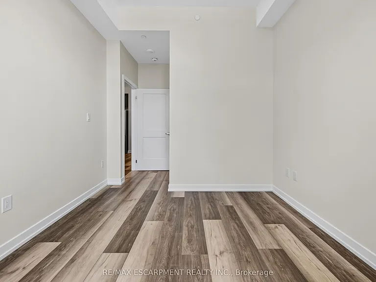 460 Dundas St E #522 — Photo 27