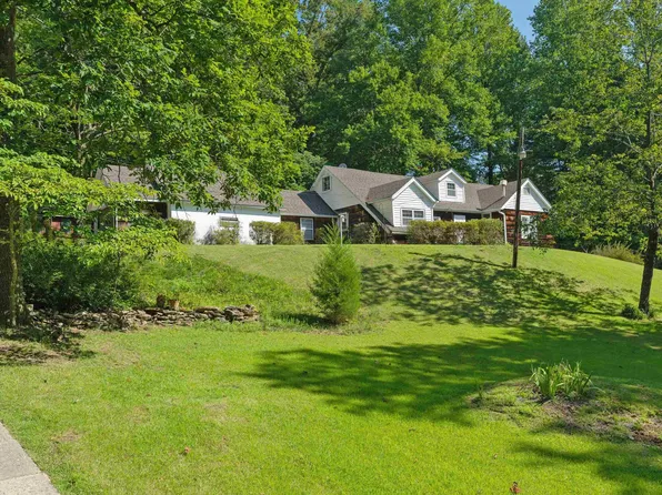 3392 Queenstown Rd, Trussville, AL 35173