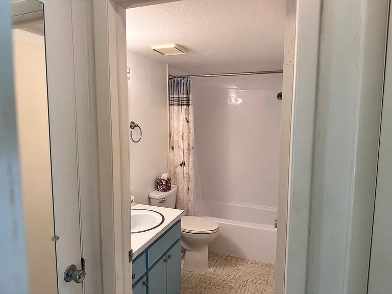 300 Valley Stream Dr #11A — Photo 7