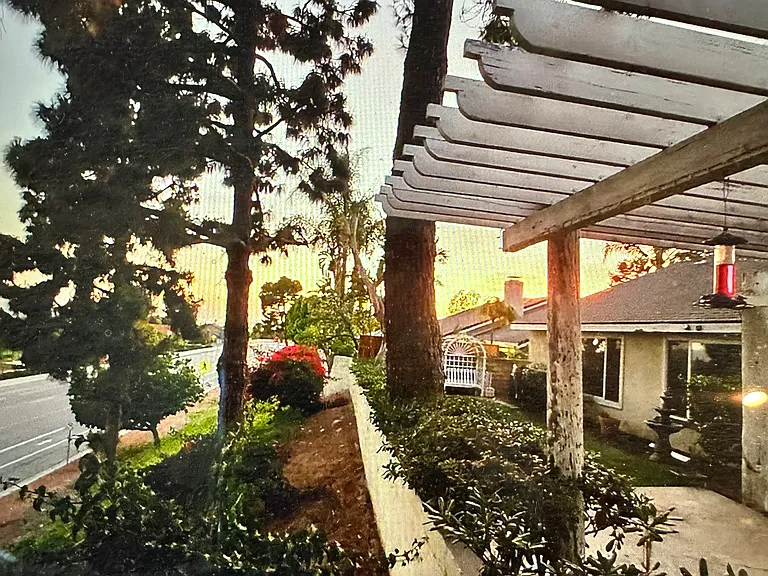1894 Woodside Dr — Photo 14