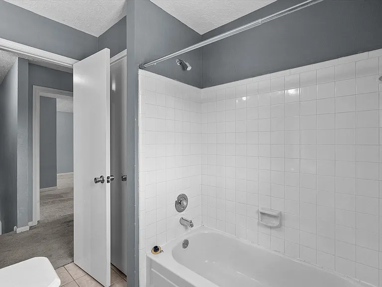 4915 Stone Harbor Dr — Photo 38