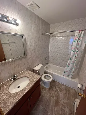 Rented by URBAN UTOPIA REALTY LLC | media 17