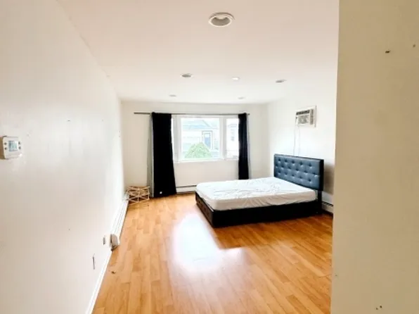 31 Blakely Pl #1, Garfield, NJ 07026