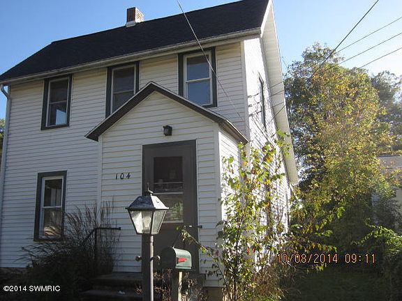 2nd image of 104 Sharon Ave