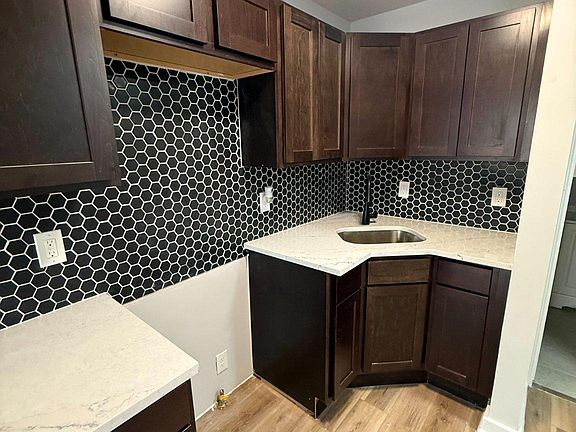 2nd image of 718 N 16th St #3