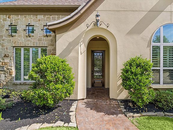 3rd image of 3 Tiburon Ct