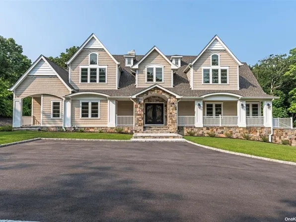15 Penrose Path, East Northport, NY 11731