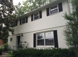 9903 Fernwood Rd, Bethesda, MD 20817