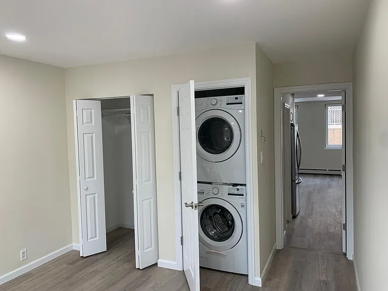 3686 Shore Pkwy — Photo 3