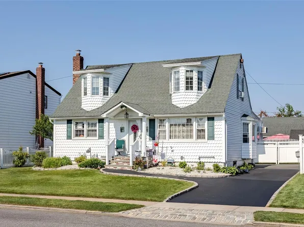 4059 Maywood Drive, Seaford, NY 11783