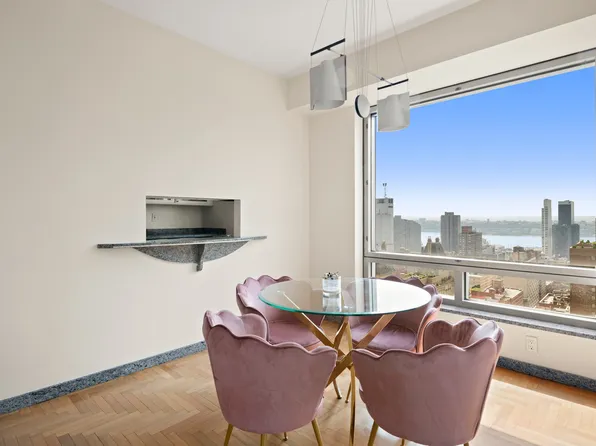 301 West 57th Street image 4 of 8