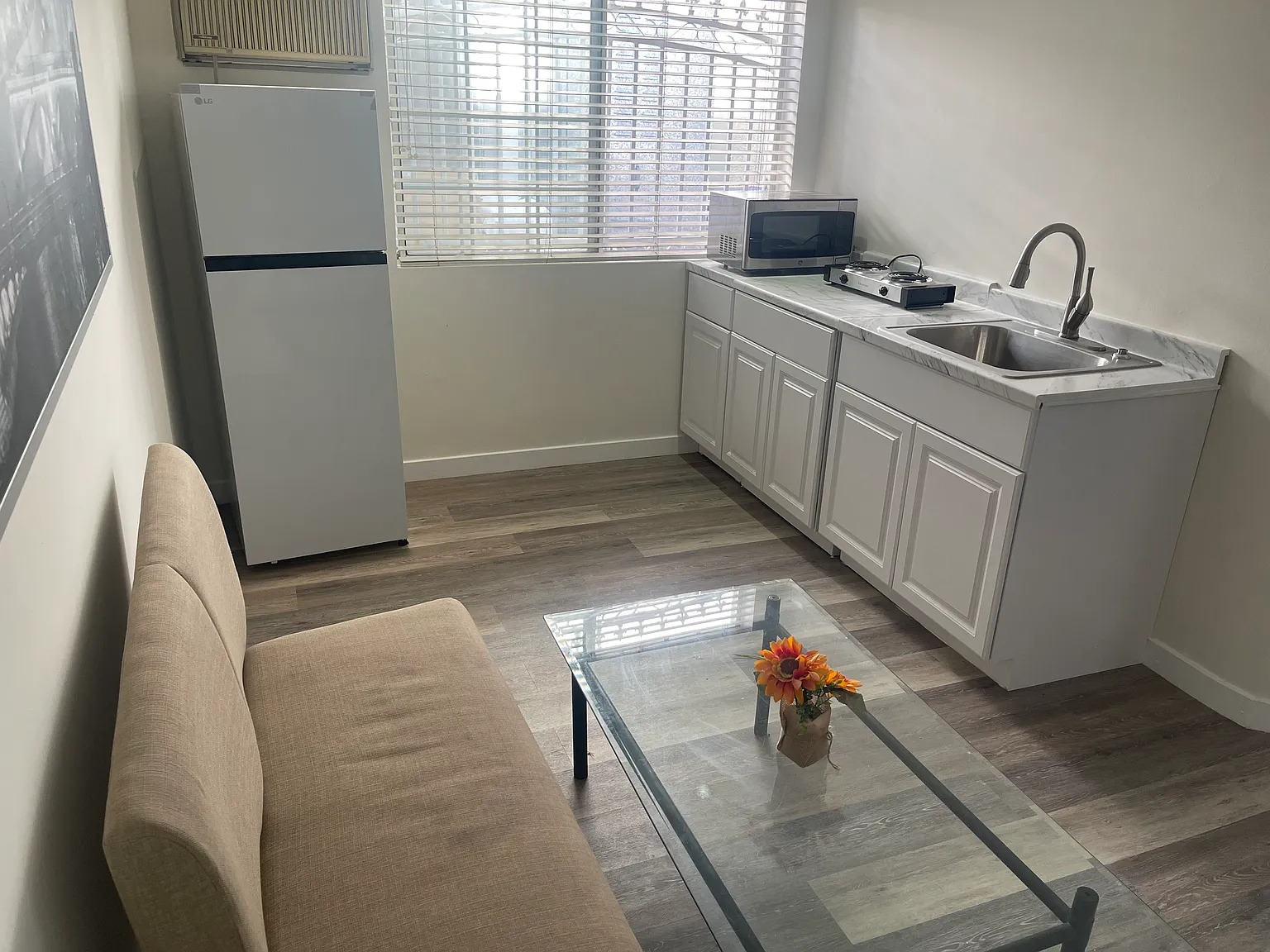 Studio, 450 sqft, $1,899 — Photo 2