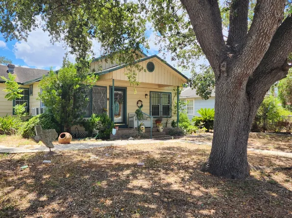 718 E AVENUE E, Robstown, TX 78380