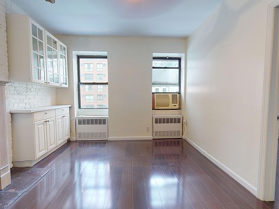 2nd image of 955 2nd Ave #4