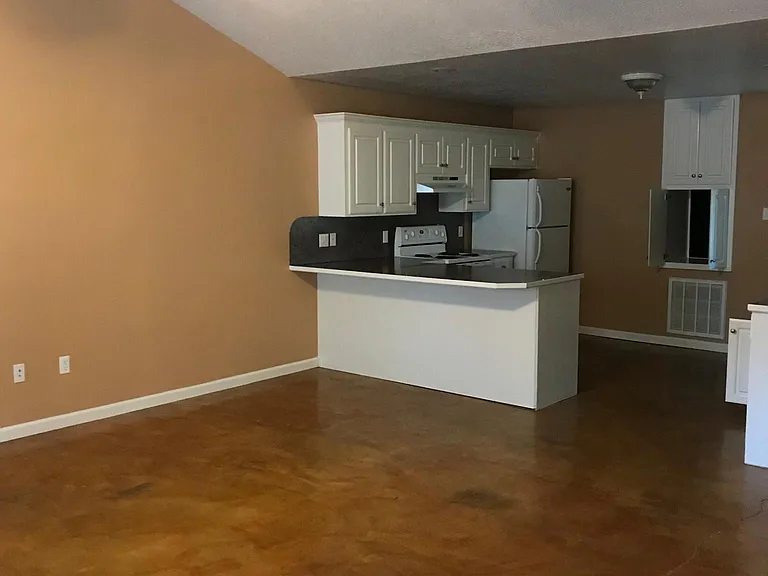 242 Gilmore Rd #B — Photo 2