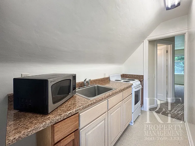 1540 N Callow Ave #C — Photo 7