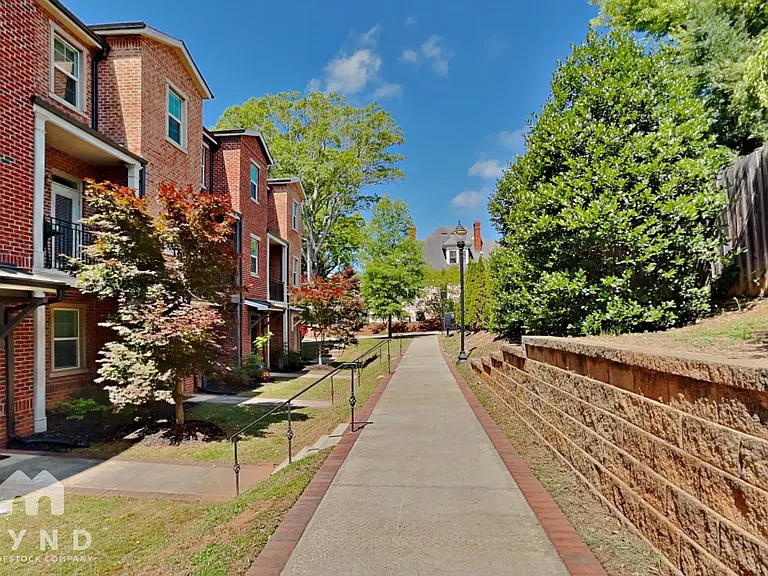 1777 Temple Ave #K — Photo 18