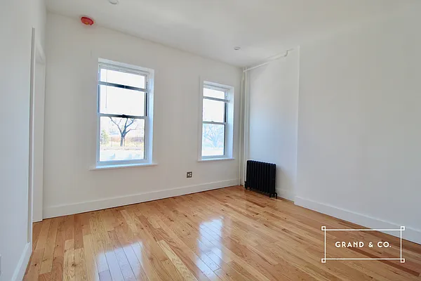 Rented by Grand & Co. | media 8