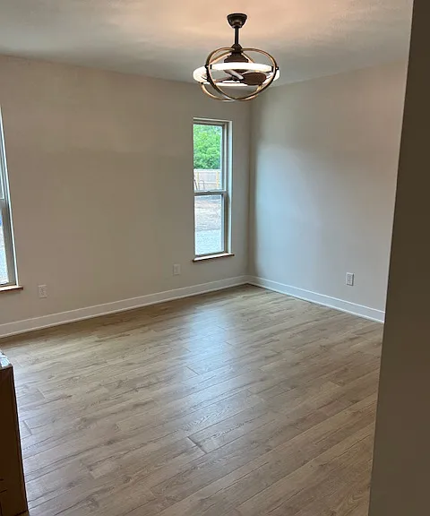 282 N East St — Photo 9