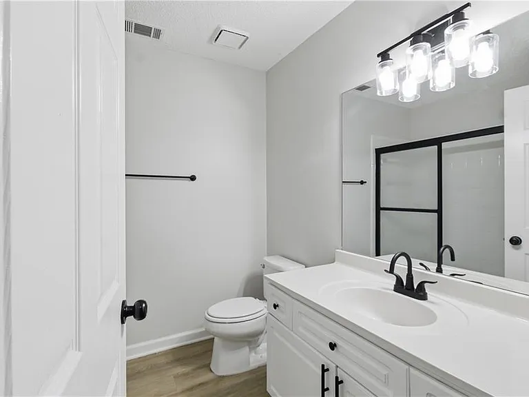 2110 Meadow View Ct — Photo 13