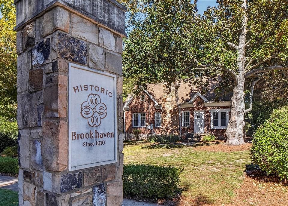 1st image of 50 Brookhaven Dr NE
