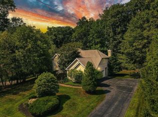 17 Golf Course Dr, Montebello, NY 10901