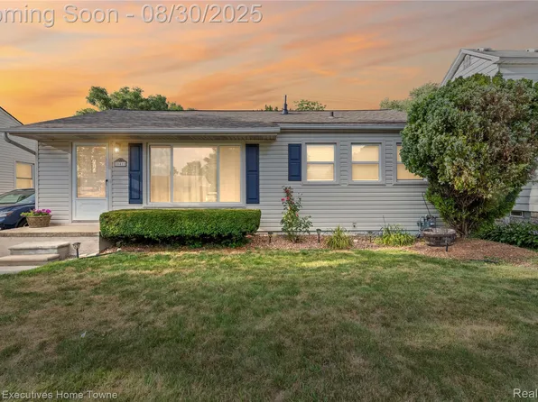 20419 Williamson St, Clinton Township, MI 48035