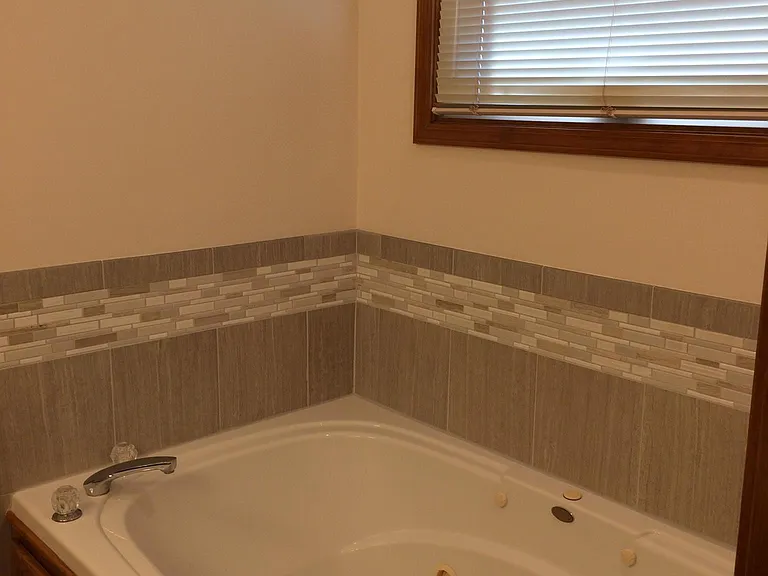 1200 NE Franklin Dr — Photo 20