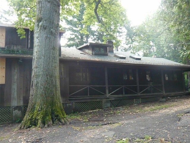 1st image of 90 Collyer Ave