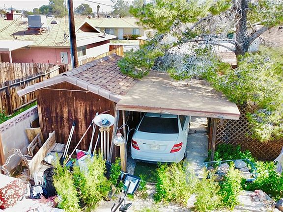 5th image of 135 S Broadway St