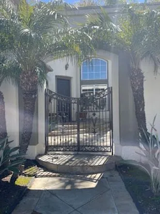 4 bed, 3170 sqft, $7,000 — Photo 2