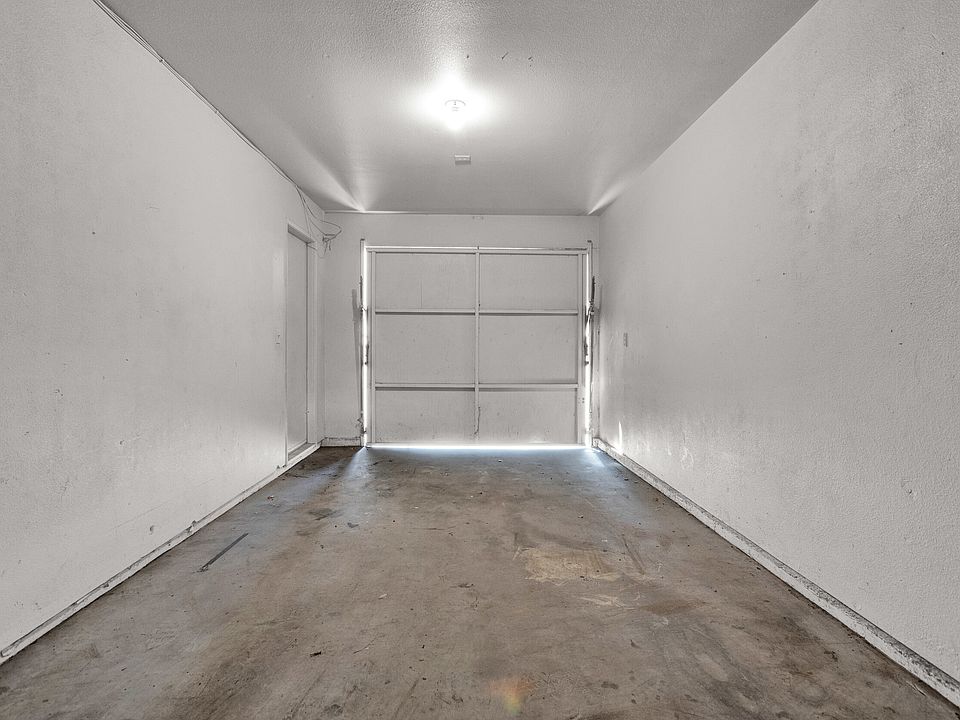 Building Photo 5
