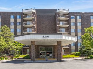 2201 S Grace St APT 603, Lombard, IL 60148