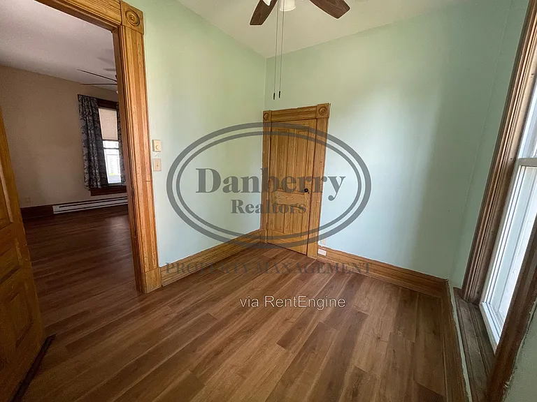 109 S Main St — Photo 10