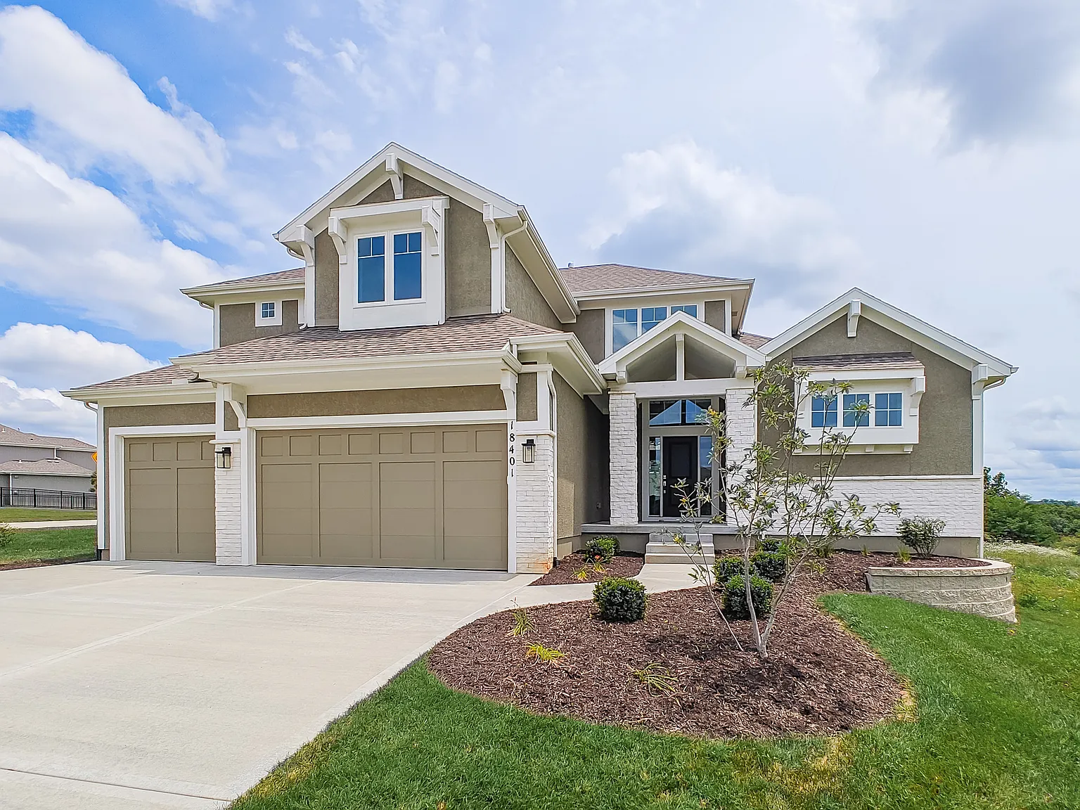 4 bed, 3.5 bath, 3037 sqft, $5,000 — Photo 1