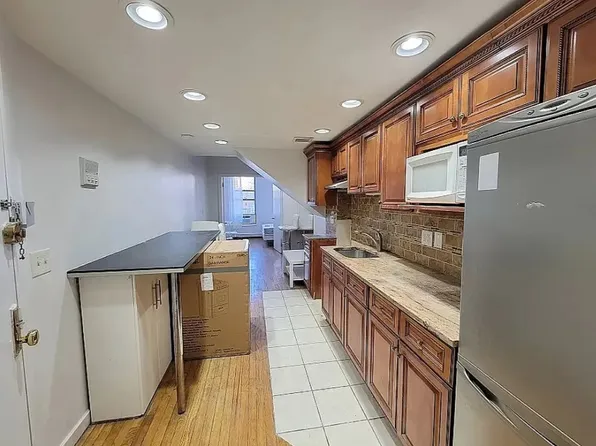 971 Columbus Avenue image 1 of 8