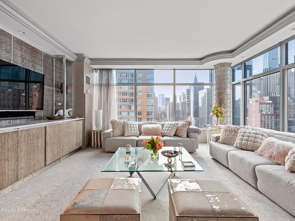 1st image of 250 E 54th St APT 25A