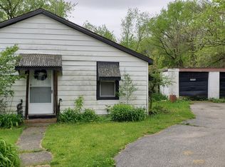 17881 S River Rd, Three Rivers, MI 49093