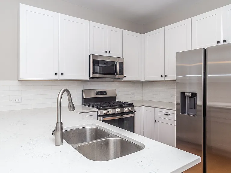 1840 N Saint Louis Ave #1 — Photo 5